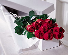 Ankara çiçekçi dükanı en çok satılan ürünümüz kutuda 11 adet kırmızı gül